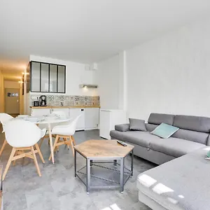 Boutique Un En Appartement