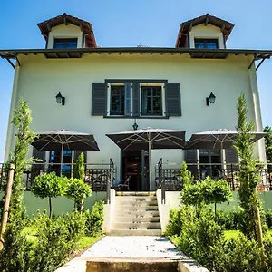 La Renaissance Bayona